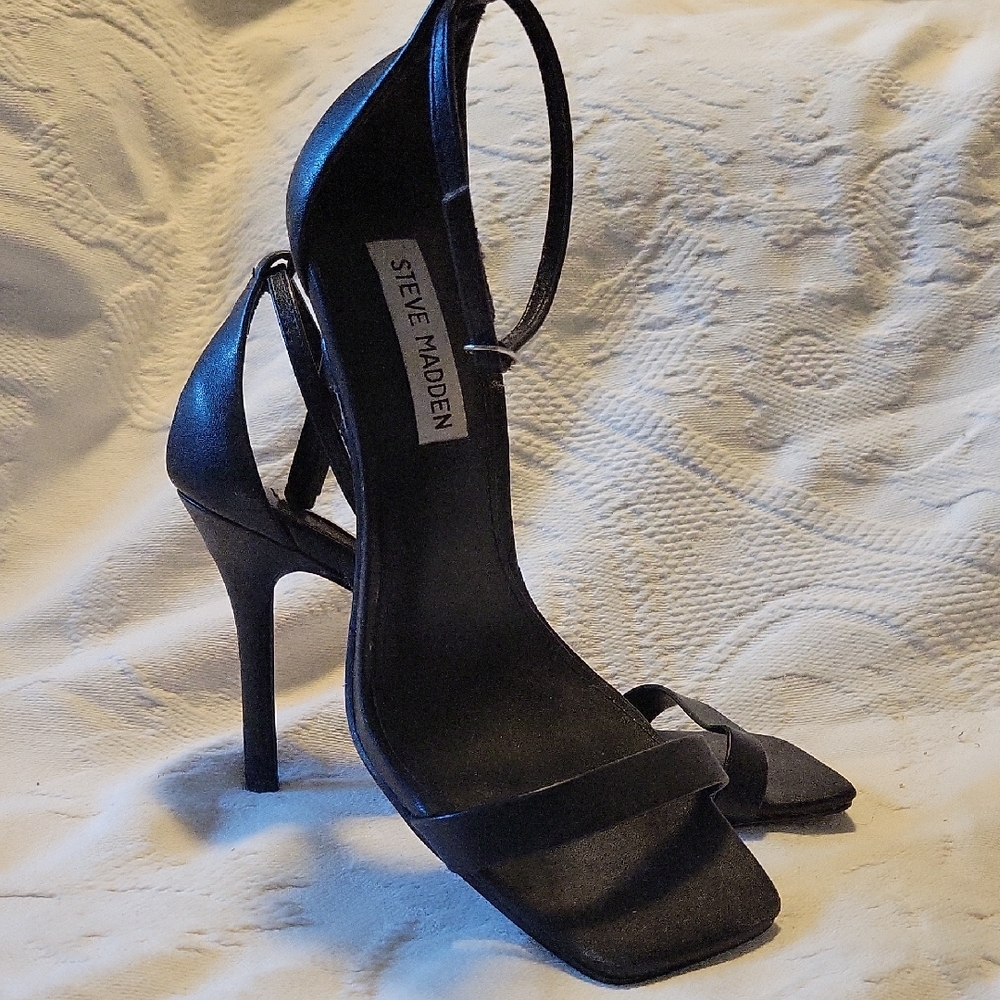 Steve Madden Elegant Black Heels
